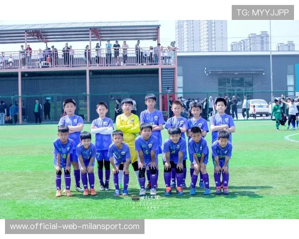 中国足球青训营选拔标准与实践差异，中国足球青训招生